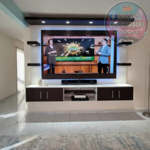 Centro de entretenimiento con repisas para pantallas de hasta 75"